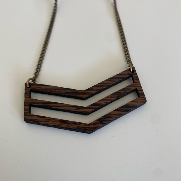 🎉HOST PICK🎉 Handcrafted Wooden Chevron Necklace - Picture 4 of 4